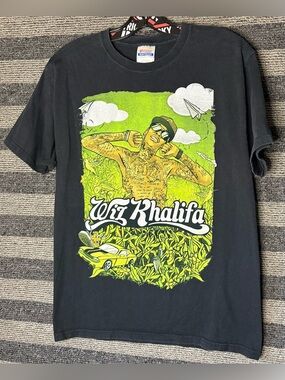 2010 Wiz Khalifa Waken Baken Tour Rap T-Shirt Men’s Medium EUC